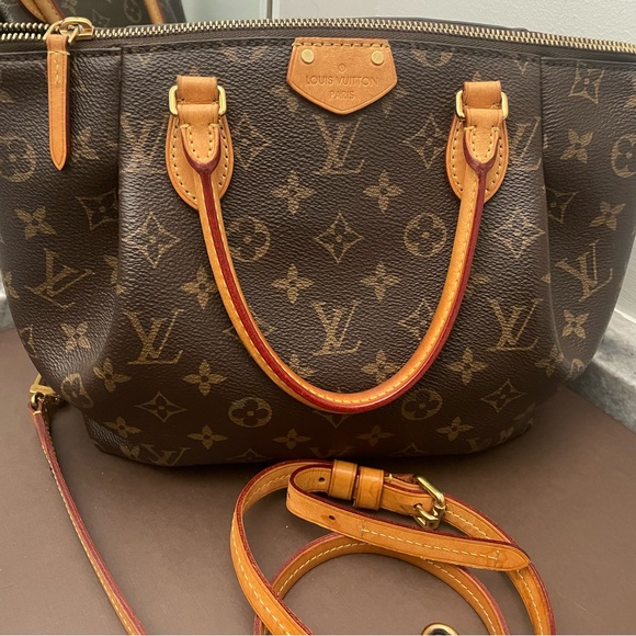 Louis Vuitton Handbags - Louis Vuitton Turenne pm
